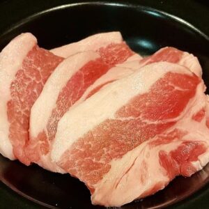 霜降り豚カルビ　594円